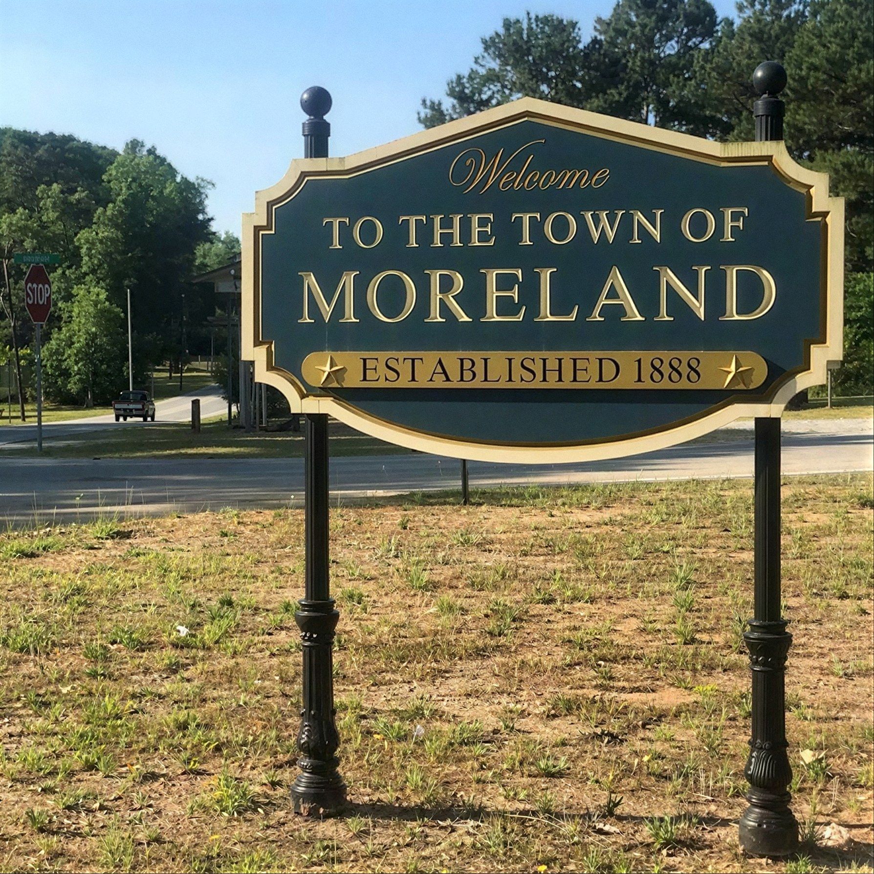 Welcome to the Town of Moreland sign, established 1888, in Moreland, GA
